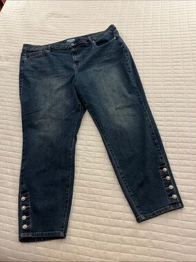 Classic Dark Wash Women’s Jeans w/Ankle Pearl Button Detail-Sanding-Stretch
